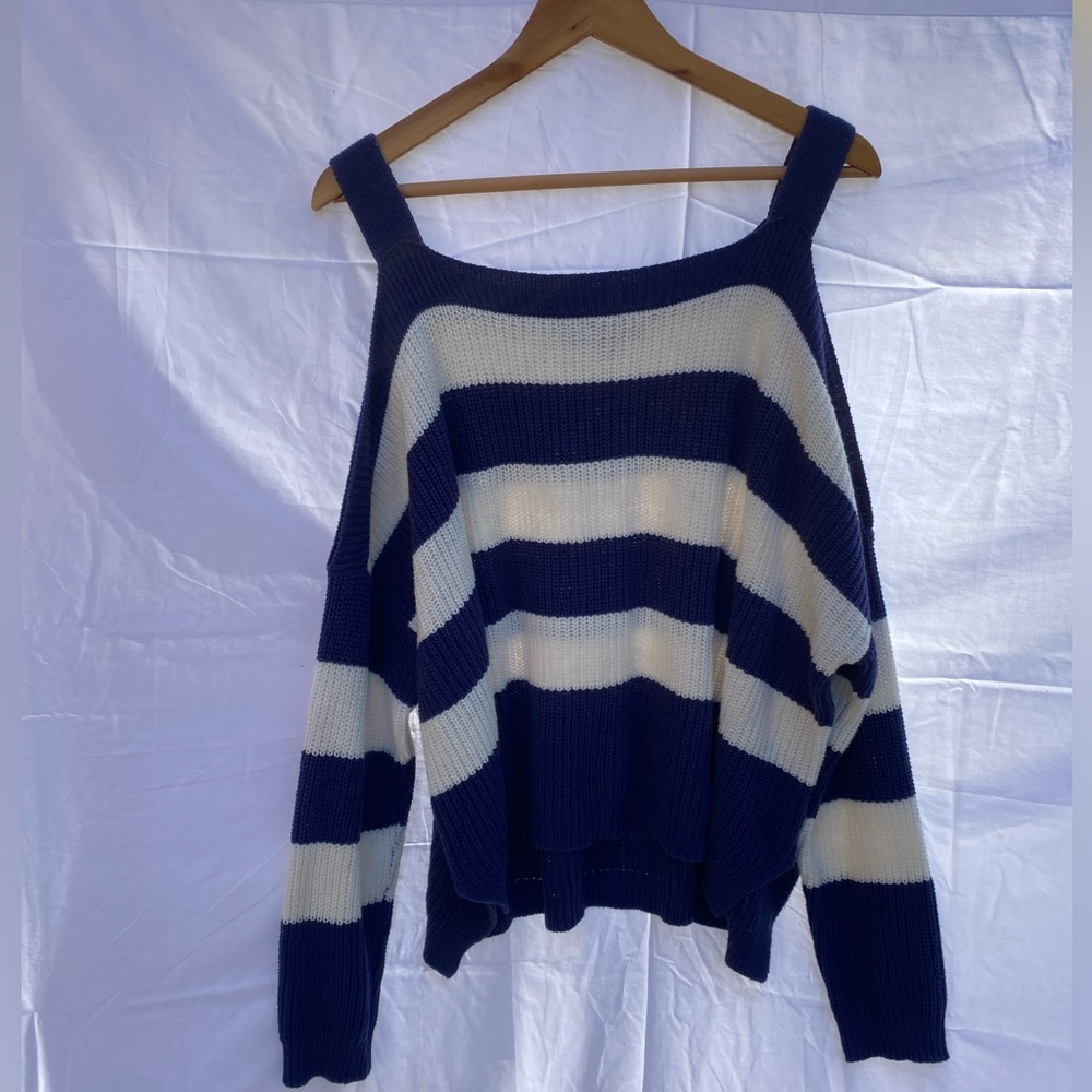 Romeo & Juliet Couture Cold Shoulder Striped Sweater